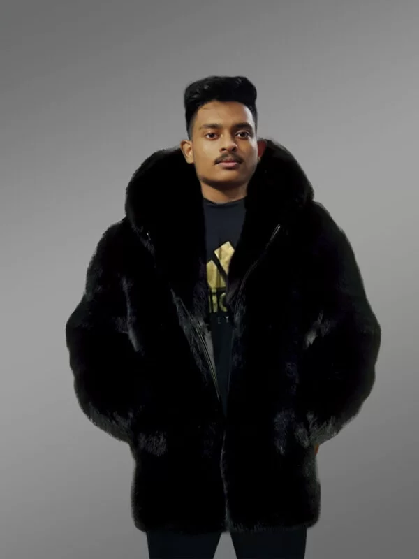 Mens Oversized Fox Fur Coat Makes One Look Chic - Image 2
