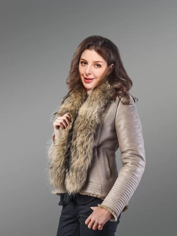 Beautifully Fitted Raccoon Fur Shearling Coat - Image 2