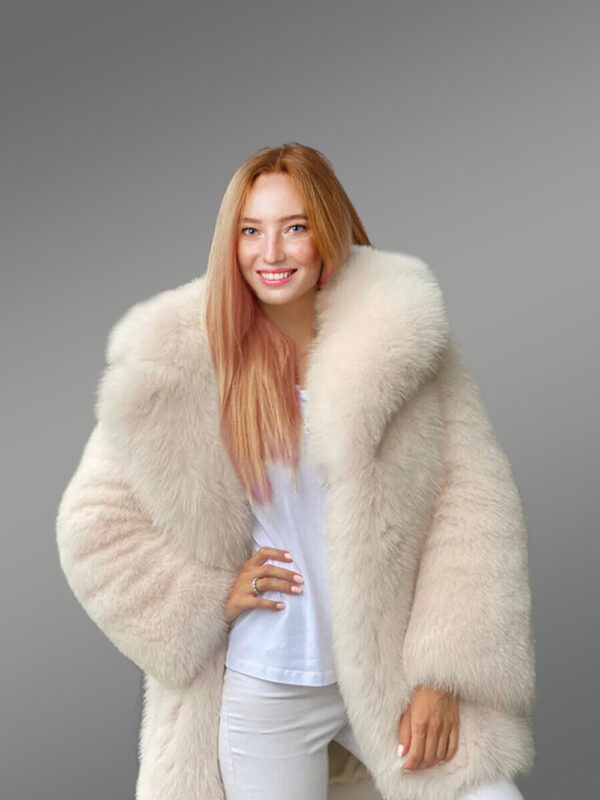 Long Blazer in Fox Fur in Snow White - Image 4