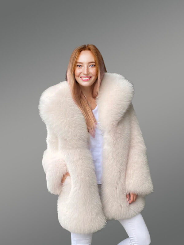 Long Blazer in Fox Fur in Snow White - Image 3
