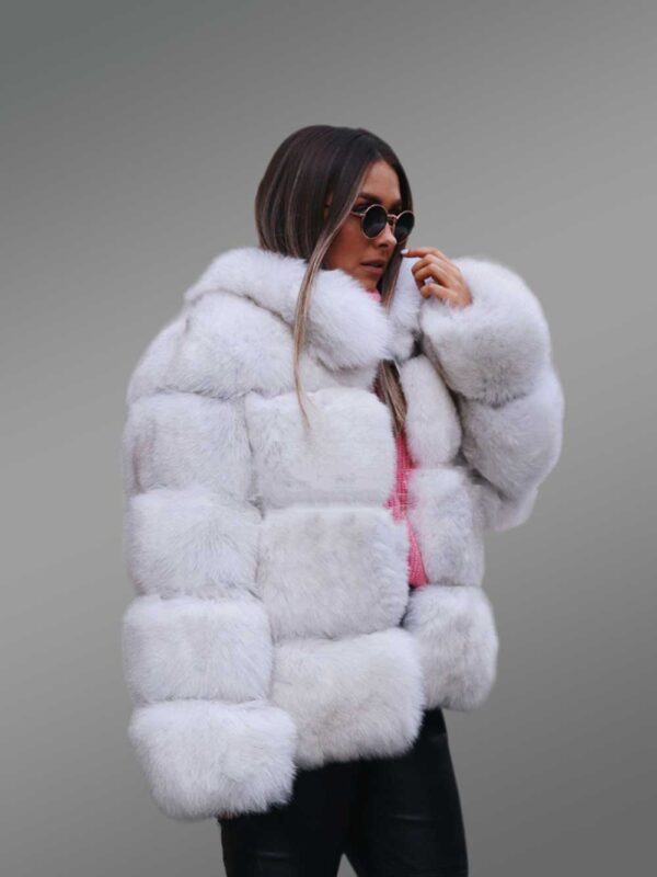 Women’s Paragraph Fur Coat in White
