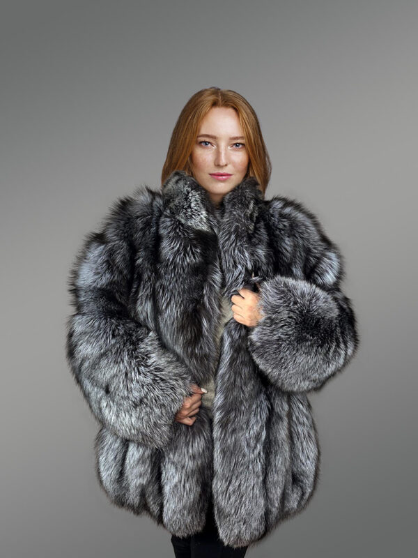 Mid Length Fox Fur Stroller – Stylizing Transcendent Comfort for Women