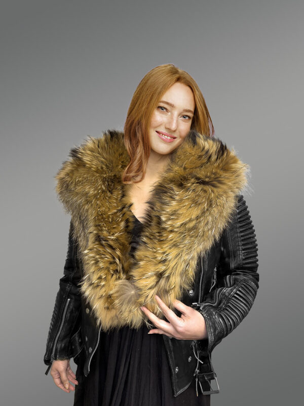 WomensLeather Biker Jacket with Fur Collar–Versatile Outfit for Many Occasions - Image 3